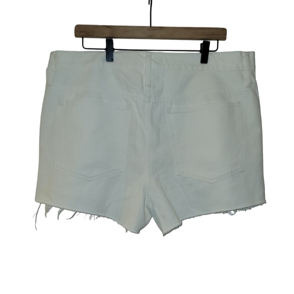 Madewell, NWT, Relaxed Denim White Shorts, Mid Rise, Women's sz 32, L- about 15 - Picture 2 of 4